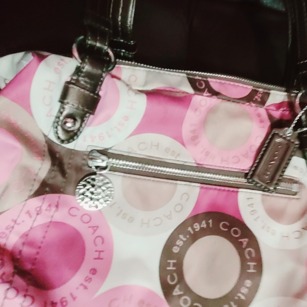 Vintage Meduim Handbag 👜 By Coach - Picture 6 of 15